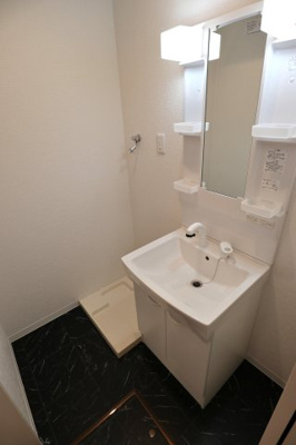 【洗面所】 | グリーンコートⅢ番館 | 使いやすい洗面所です
