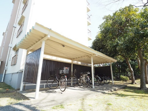 雨を凌げる屋根付き駐輪場