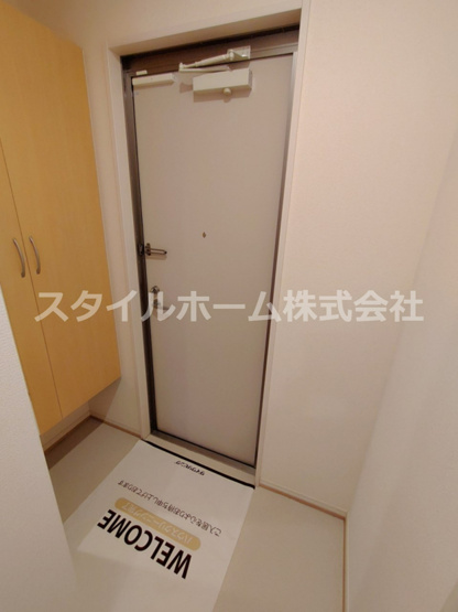 【玄関】 | ヴァイオレット | 別部屋写真です。
