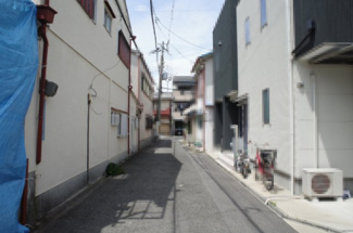 【前面道路含む現地写真】