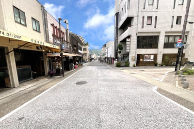 【周辺】 | セントレジデンス宇治橋通 | 《宇治橋通り商店街》に面した便利なマンションです。なかなか登場しない物件ですので、少しでも気になる方はお気軽にお問合せ下さい。