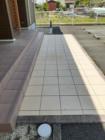 プリムラ　Ｂのエントランス|建物の内部です