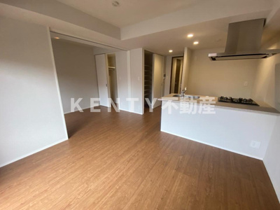 【居間・リビング】 | ＯＲＳＵＳ大鳥居 | ゆったりとした居間です