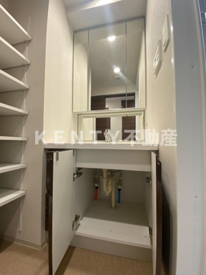 【洗面所】 | ＯＲＳＵＳ大鳥居 | ゆったりとスペースのある洗面所