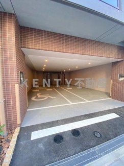 【駐車場】 | 駐車場があるので、車を買う予定の方も安心です