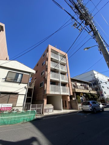 MARCHの外観