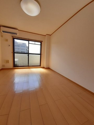 【居間・リビング】 | フォンテーヌ東津田 | ゆったり過ごせる居間です