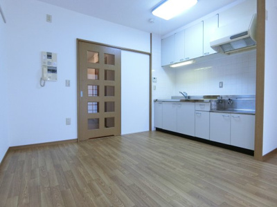 【居間・リビング】 | ヴィラナリー長田 | ダイニング