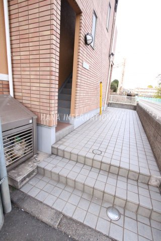 つつじヶ丘ビレッジのエントランス