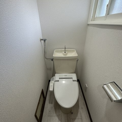 セゾン・ド・フェニックスのトイレ|落ち着いた色調のトイレです