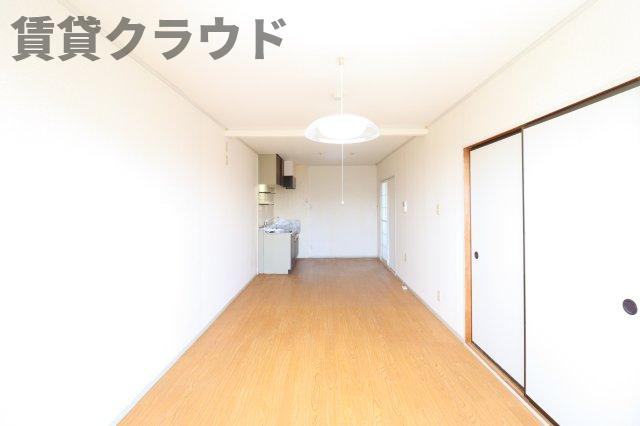 サンモールおゆみ野　Ｂの居間・リビング|ゆったり過ごせる居間です