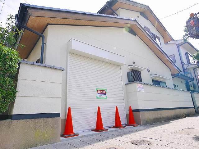 元興寺貸店舗の外観