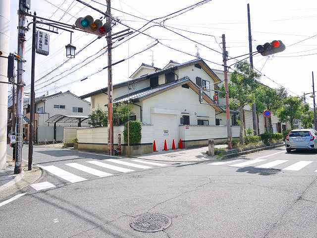 元興寺貸店舗の外観