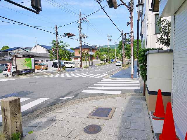元興寺貸店舗の周辺