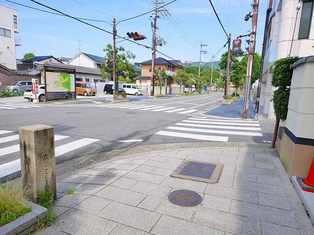 元興寺貸店舗の周辺