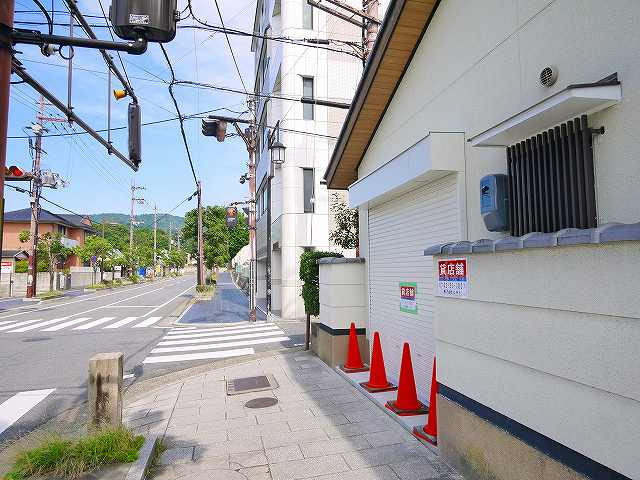 元興寺貸店舗の外観