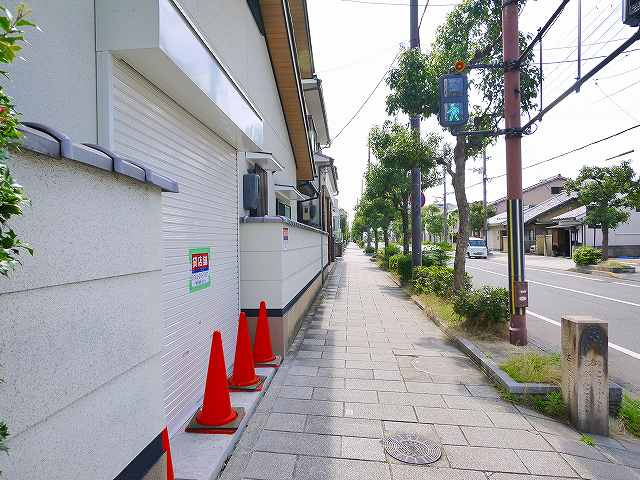 元興寺貸店舗の外観