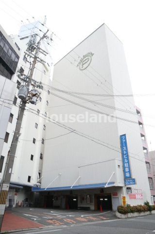 ファーストビル　2Fの駐車場