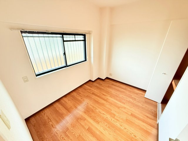 【洋室】 | グランシャリオ柏原