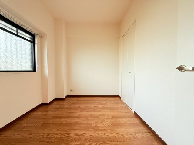 【洋室】 | グランシャリオ柏原