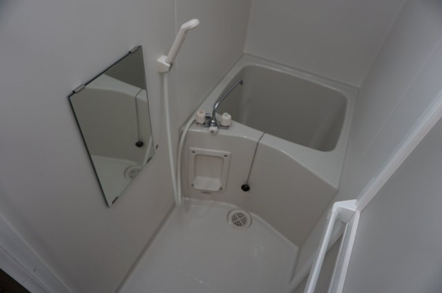 花園東町1丁目テラスの浴室