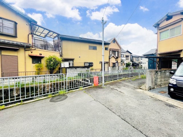嵯峨釈迦堂大門町の前面道路含む現地写真