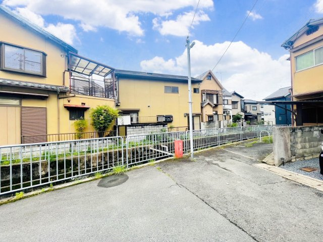 嵯峨釈迦堂大門町の前面道路含む現地写真