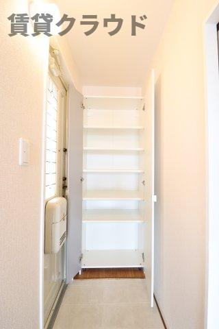 ファーストターフ鎌取Ａの玄関|毎日通る玄関はこちらです