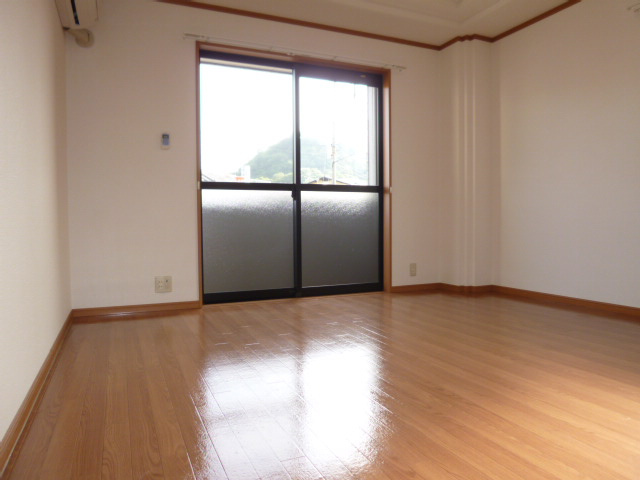 フューチャー神田の居間・リビング|洋室