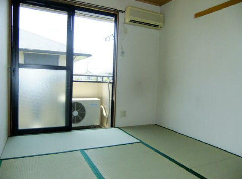 クレセント弐番館の和室