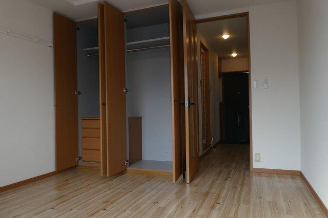 グリーンパレスⅢの居間・リビング