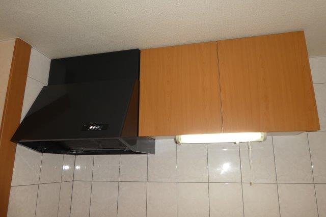 グリーンパレスⅢのキッチン|キッチン上収納