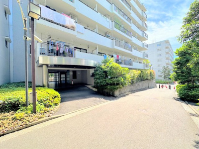 【エントランス】 | ◆◇ヒルズ南戸塚プリメゾン1号棟◇◆ | ◆住宅ローンのご相談や周辺環境のご案内も含め、ローンに詳しい、地元に詳しいスタッフがお出迎えさせていただきます。お気軽にご相談ください。