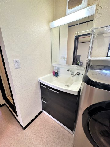 三郷市　新和5丁目　中古戸建の独立洗面台|使いやすい独立洗面台です