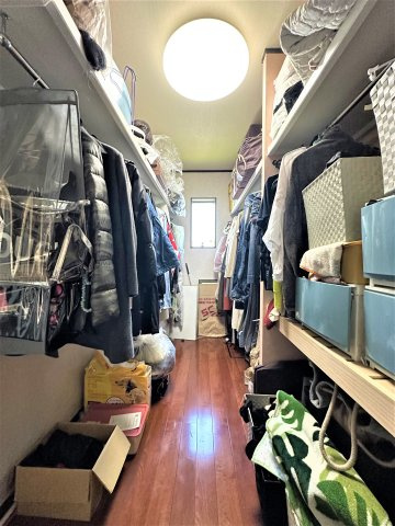 三郷市　新和5丁目　中古戸建の収納|収納力のあるWIC