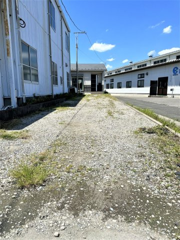 三郷市　新和5丁目　中古戸建の駐車場|駐車場に車を止められます