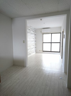 【居間・リビング】 | メゾン・リトルウッズB棟