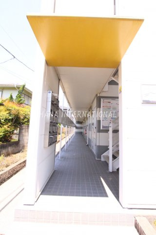 レオパレスおたか森のエントランス