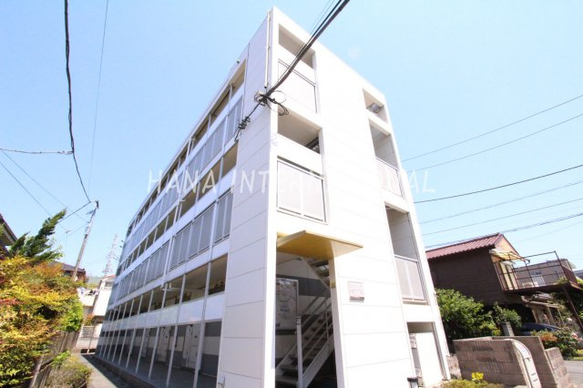 レオパレスおたか森の外観