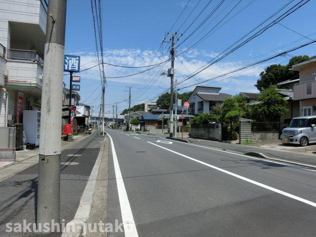 検見川町５丁目　売地　の前面道路含む現地写真|検見川町５丁目　売地　更地渡し　実測39.4坪　南西側12.4ｍ公道面　都市ガス・公営水道・本下水　第一種住居地域