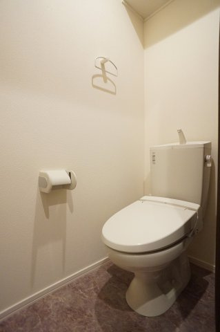 【トイレ】 | クレシェンド喜沢 | 暖房洗浄便座付きトイレです