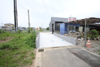 【前面道路含む現地写真】 | 前面道路含む現地写真です