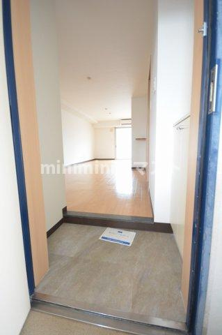 ルミエール堂ヶ芝の玄関