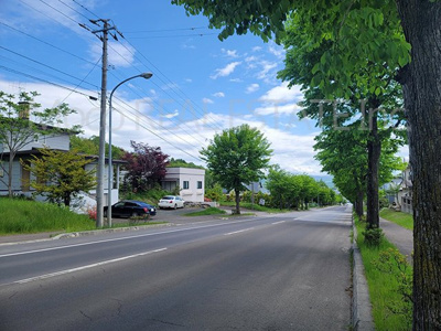 【前面道路含む現地写真】 | 北見市高栄西町中古住宅