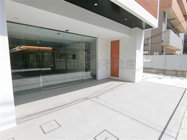 蒲田駅近築浅マンションのエントランス