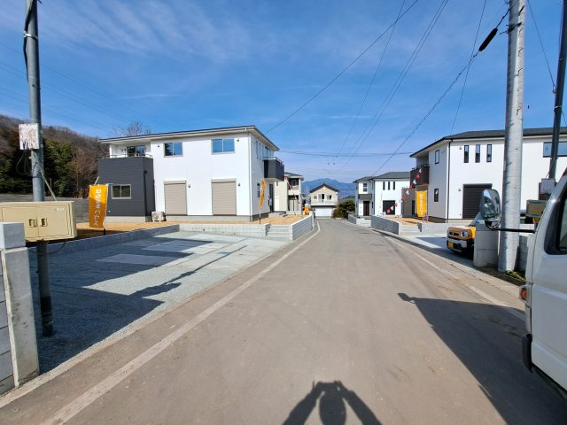 新築　KIS渋川市石原１期　3号棟の前面道路含む現地写真|現地写真　現地写真　東側接道幅員約6.0ｍ