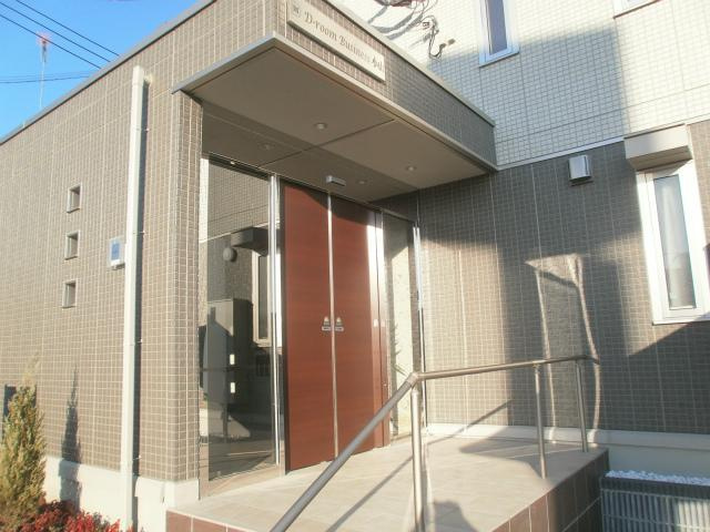 Ｄ－ｒｏｏｍＢｕｓｉｎｅｓｓ小山のエントランス|入口、自動ドアです。