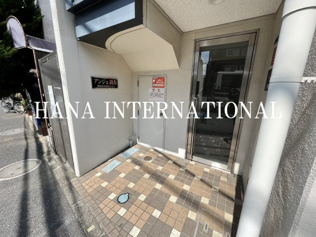 アンジェ調布のエントランス