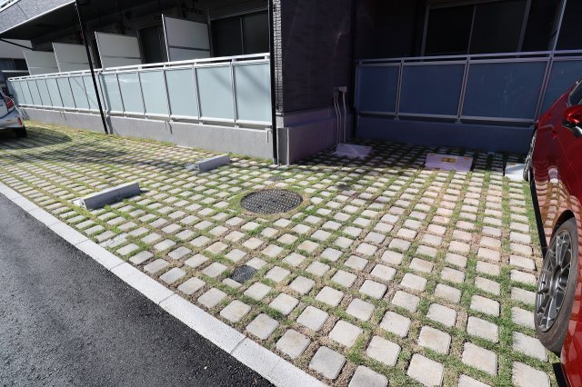 グレイス下総中山の駐車場