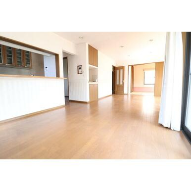 【居間・リビング】 | 湘南台２丁目中古戸建